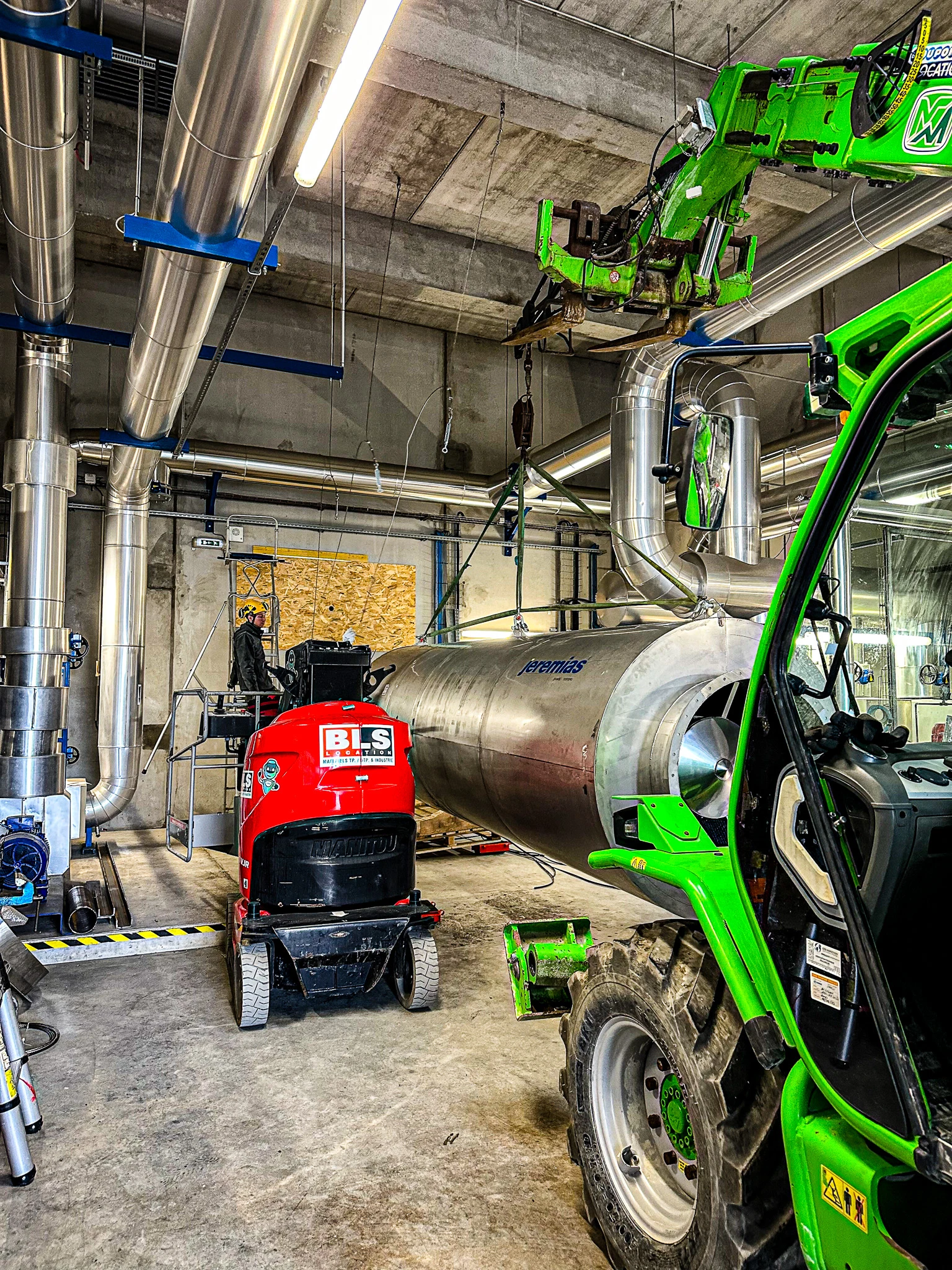 Intervention de cordistes MS Access pour c’est lourd chez JEREMIAS à Bordeaux (industrie) – 2